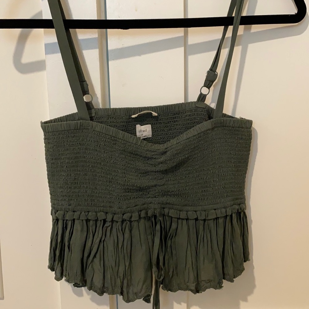 Aritzia camisole- cropped olive green. Brand: Wilfred